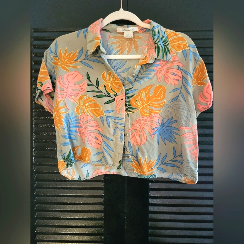 Passport Cropped Blouse- Tropical